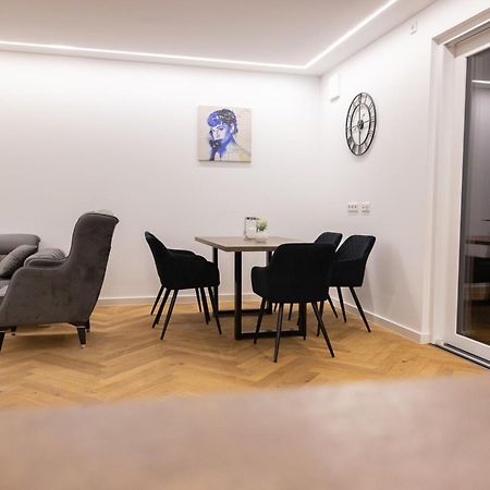 Neubau Apartment Mit Kamin Und Terrasse In Premium Lage Parkplatz Inklusive Bielefeld Exterior photo