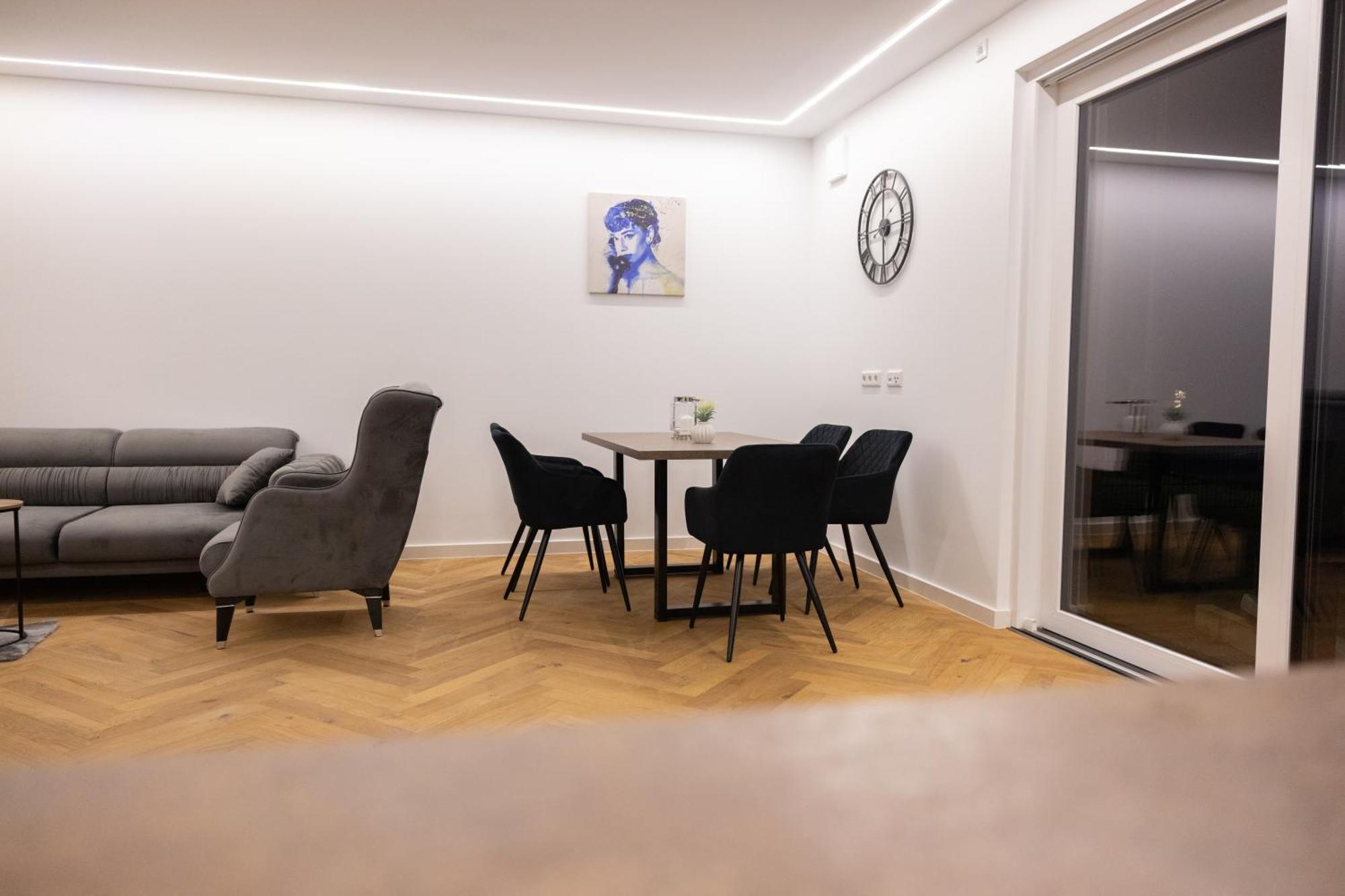 Neubau Apartment Mit Kamin Und Terrasse In Premium Lage Parkplatz Inklusive Bielefeld Exterior photo